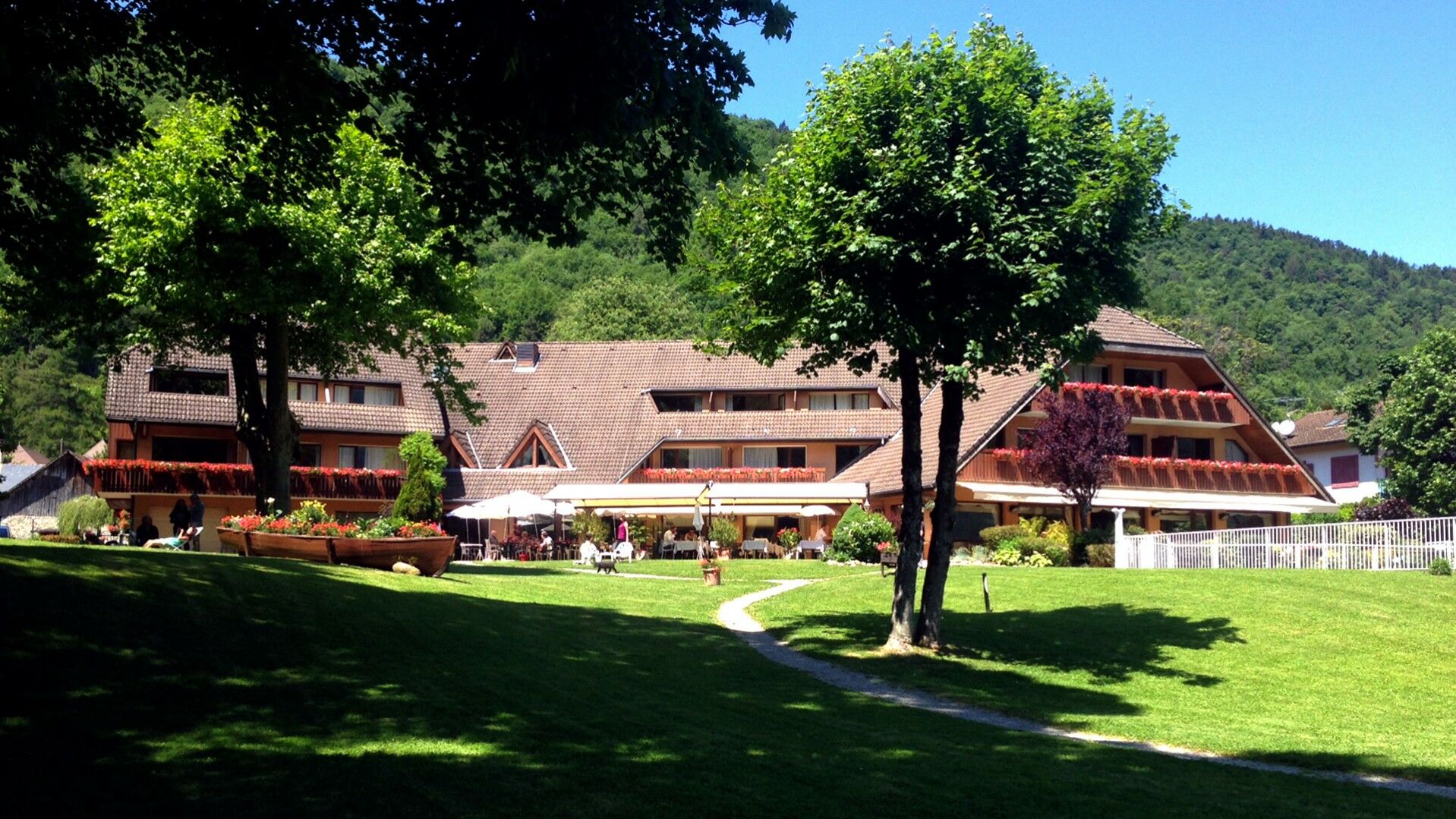 Black Bass Hotel Sévrier Екстериор снимка